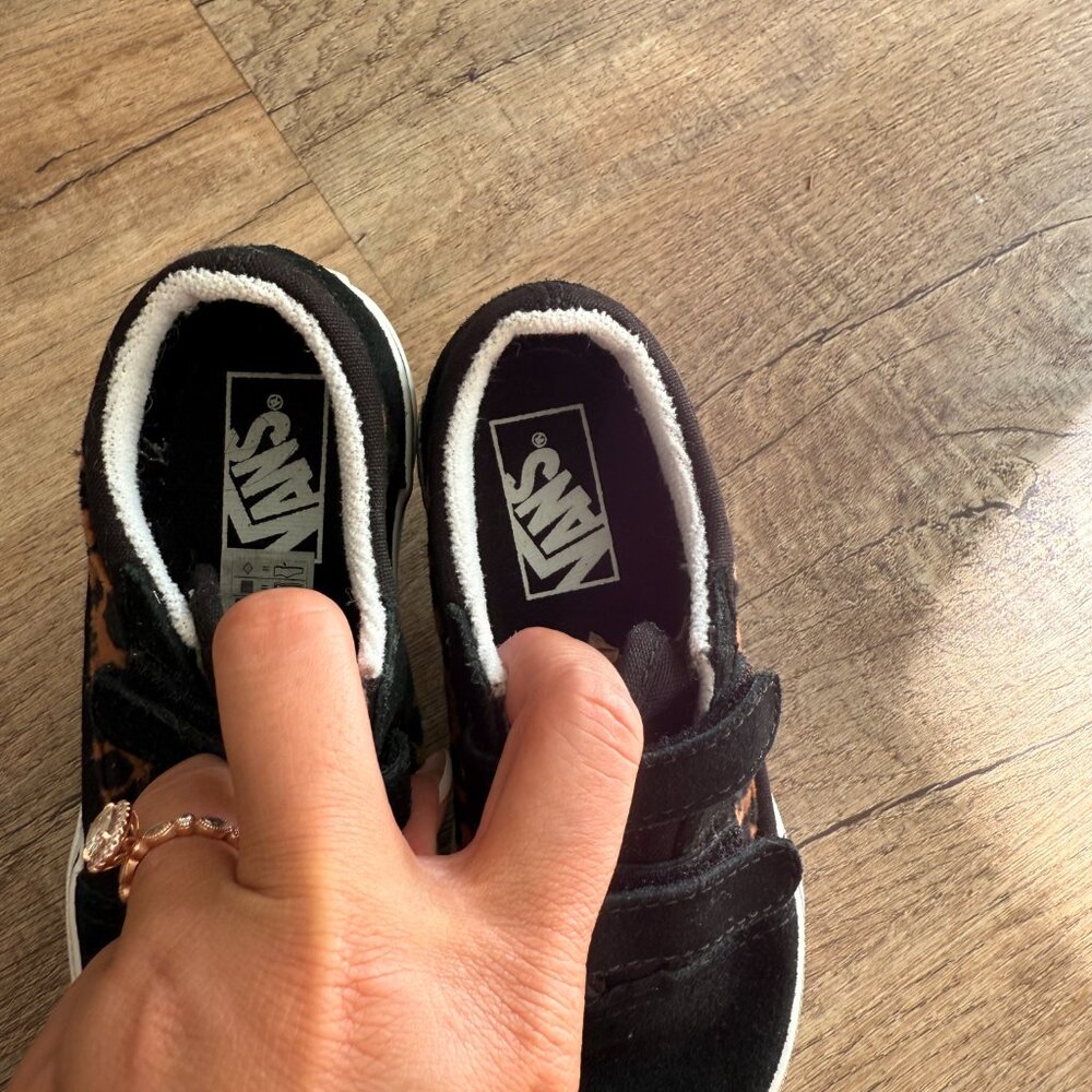 Trendy Vans Toddler Old Skool Leopard & Black Velcro Sneakers (Size 9.0) - Picture 5 of 7